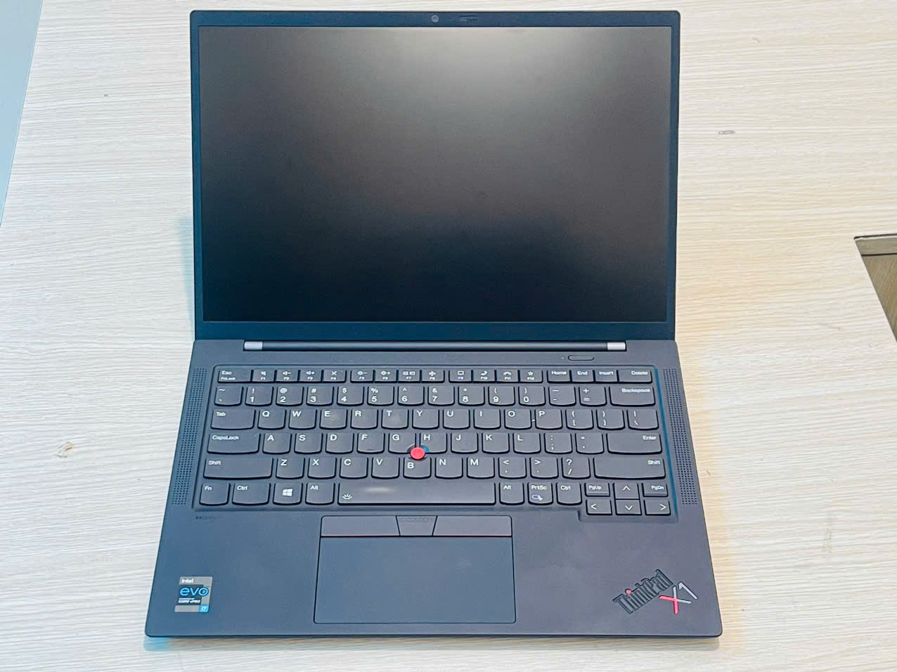 thinkpad x1 fgen9 mẫu laptop xách tay giá rẻ đáng mua